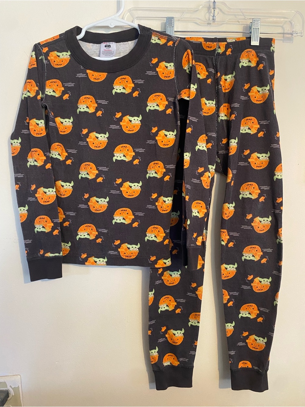 Hanna Andersson Star Wars PJs 120 / 6-7 Halloween pumpkin baby Yoda Pajamas